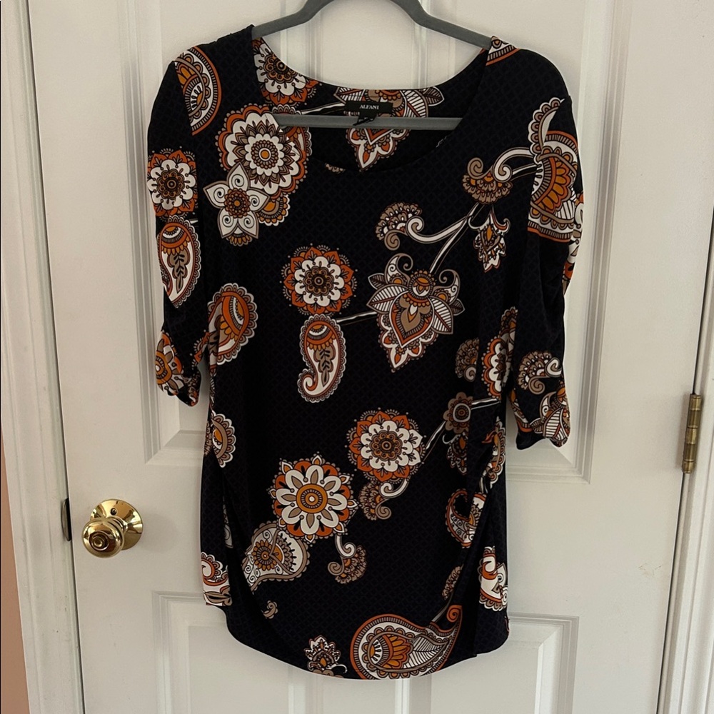 Alfani Women's Blouse - Black and Orange Paisley
